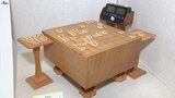 愛用した将棋盤やがれきの中から見つかったトロフィーなど 岩手・釜石市出身 小山怜央四段の企画展|TBS NEWS DIG