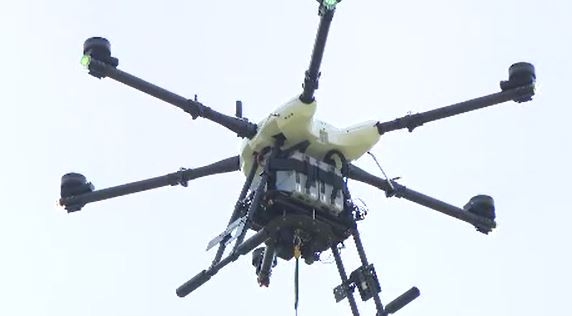 日本初の技術で災害時に活躍！大型ドローンで救援物資を運ぶ実証実験　長野|TBS NEWS DIG