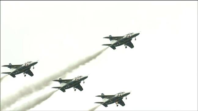 去年より1万人増4万551人が殺到“ ブルーインパルス”松島基地航空祭で“青と白”の6機華麗な編隊飛行　宮城・東松島市|TBS NEWS DIG