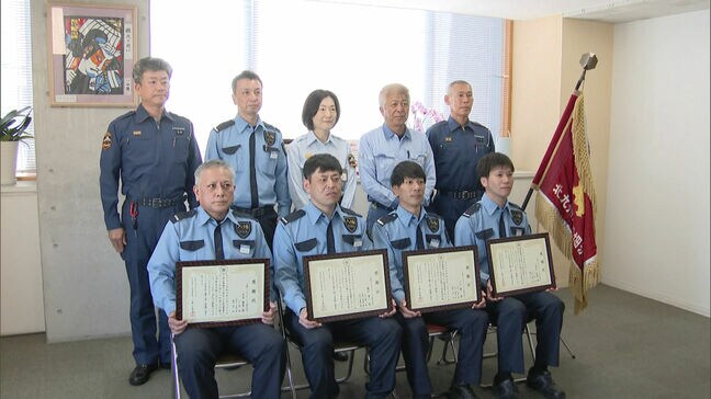 救急隊が到着するまで心臓マッサージ　警備員4人、心肺停止の男性（38）にとっさの判断　「命のバトンつないでくれた」と感謝状|TBS NEWS DIG