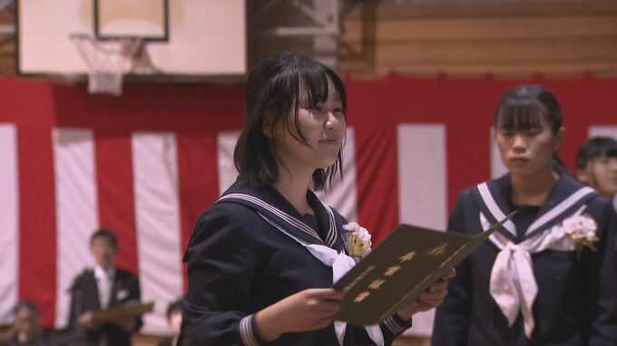 マスク外して学びやに別れ　市町村で中学校の卒業式　富山　|　富山のニュース｜天気・防災｜チューリップテレビ