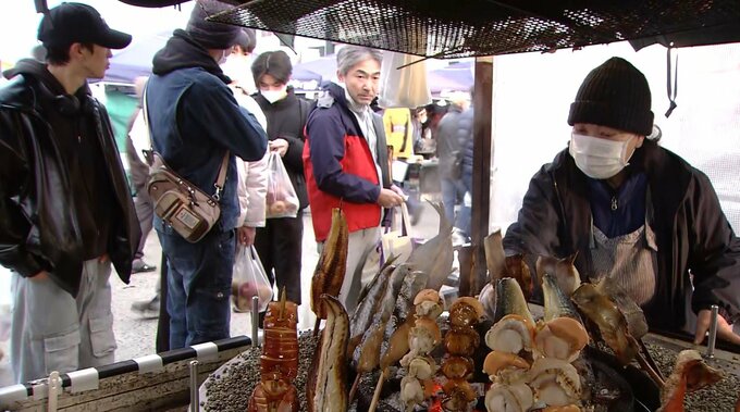 「国内最大規の朝市」に日の出前から約2万3000人　訪れた人も「規模が大きくてびっくり!!」　館鼻岸壁朝市はじまる|TBS NEWS DIG