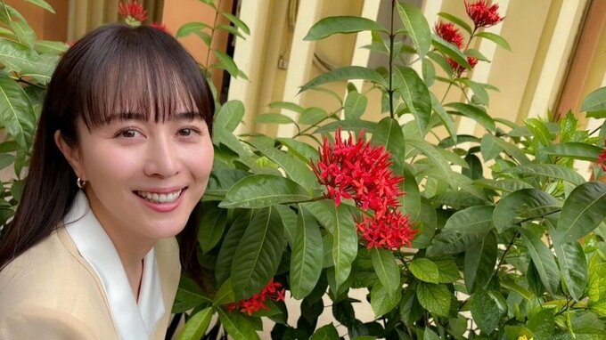 【比嘉愛未】38歳誕生日　鮮やかな深紅のドレスを披露「軽やかに日々を楽しんで過ごしていきたい」|TBS NEWS DIG