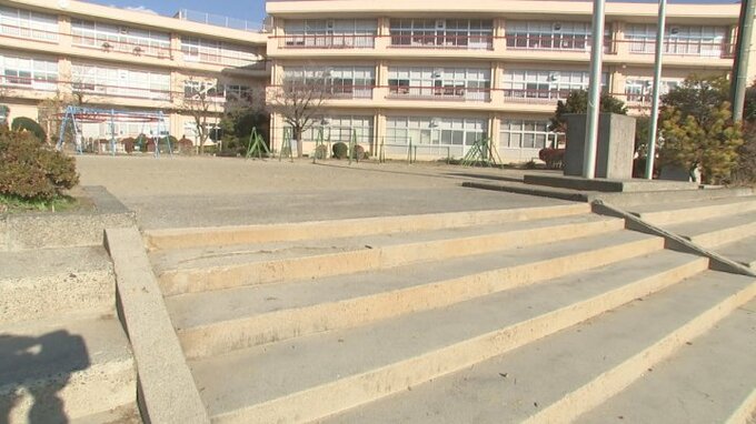 イノシシ出没が相次ぐ　きのうは山梨市の小学校の校庭に　けさは南アルプス市の畑で目撃情報|TBS NEWS DIG