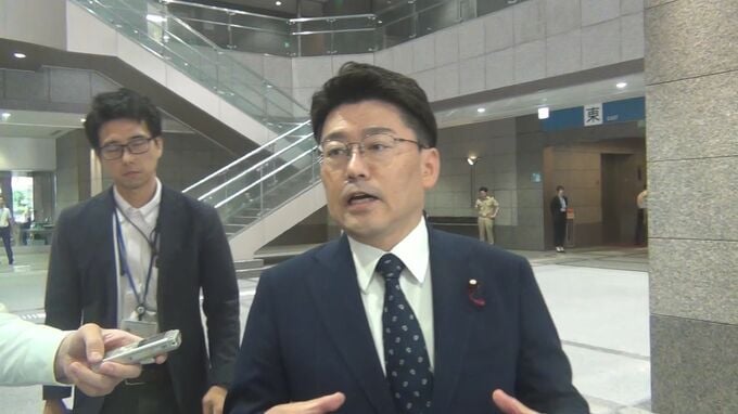 鬼木防衛副大臣『南極の氷』の配布認める　「法令に触れる意識はない」　防衛省でコメント