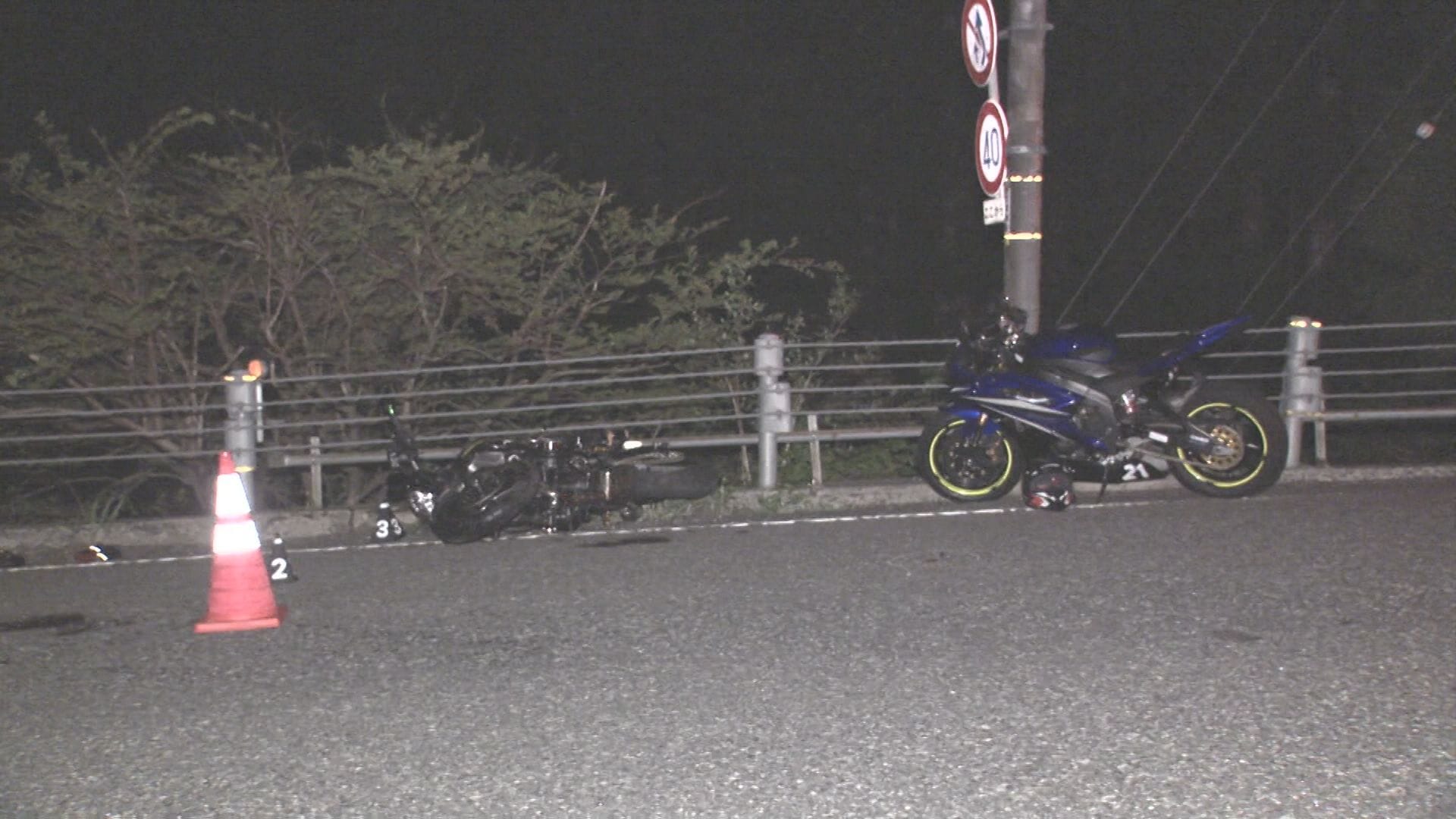 大型バイクがガードケーブルに衝突 道路わきに投げ出され、兵庫県の