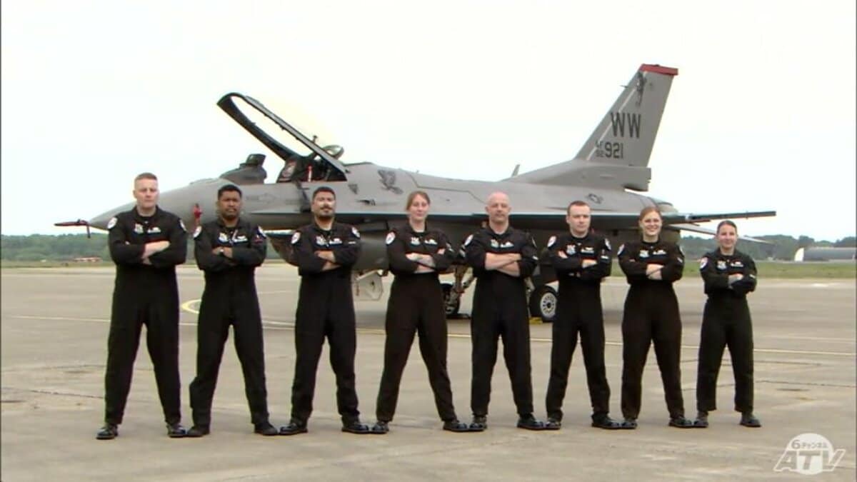 三沢基地 F-16運用終了パッチ 三沢基地 F-16運用終了パッチ - メルカリ