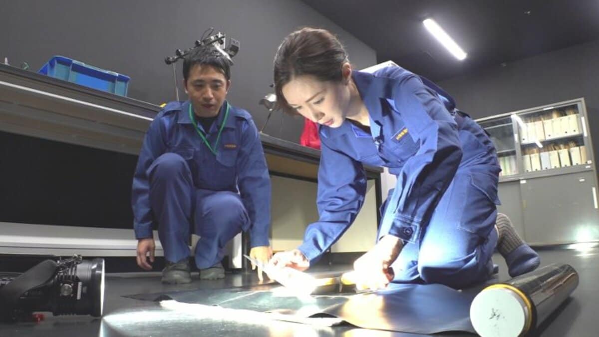 鑑識や科捜研の最新の捜査技術をキャスターが体験 鮮明な顔の3D画像が