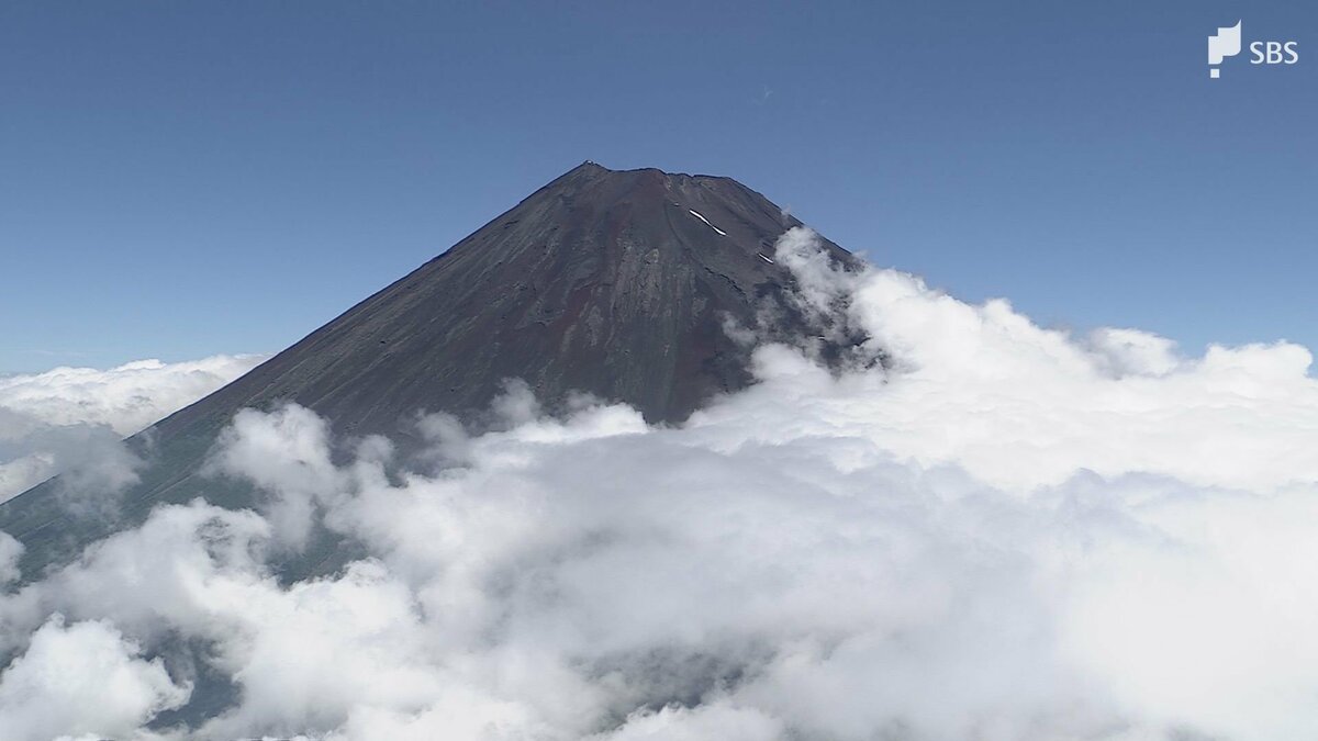 「もう無理です」富士山で84歳の登山者を救助 疲労で動けず...山岳遭難救助隊員が背…