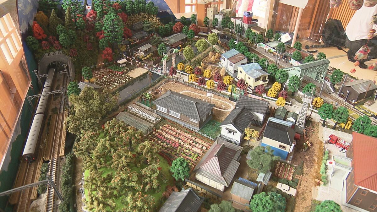 タイムスリップ！？」夏詣の神社に宮司の力作！昭和37年の緻密ジオラマ