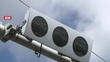 「巨大地震で各地の信号機が故障した」想定 岡山県警が手信号で車や歩行者を誘導する訓練|TBS NEWS DIG