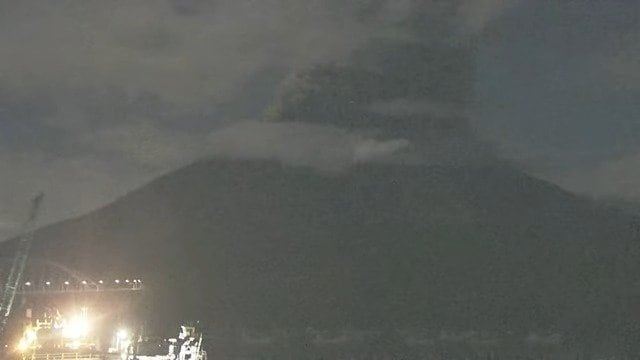 桜島で爆発的噴火　噴煙が４０００メートルの高さまで上がる　|　鹿児島のニュース｜MBC NEWS｜南日本放送