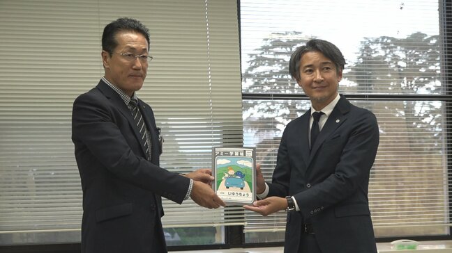 交通安全への意識を高めて 小学1年生に交通ルール学べるノート9000冊を寄贈 歩行中の交通事故の死傷者数は7歳が最多 富山|TBS NEWS DIG