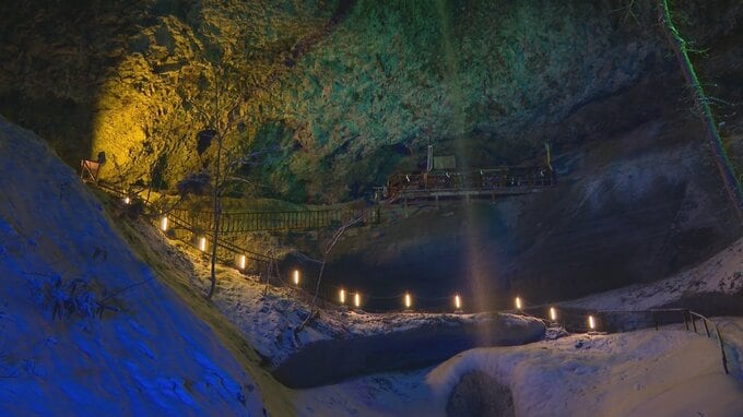 「氷柱になっていない年は経験した事が無い」高さ33m！　『凍らない』乳穂ケ滝で冬のライトアップ始まる　|　青森のニュース│ATV NEWS│青森テレビ