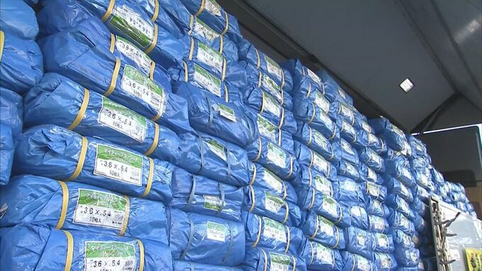 能登半島地震　石川県七尾市へ5000枚のブルーシートを提供へ　鳥取県の備蓄物資届ける運搬車が出発　現地ニーズを把握する連絡員2人の派遣も|TBS NEWS DIG