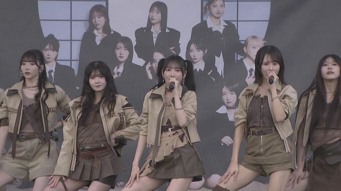 【 ≠ME（ノイミー）】　新曲『排他的ファイター』を海老名駅前で初パフォーマンス　鈴木瞳美「新たな私たちの魅力を皆さんにお届け」|TBS NEWS DIG