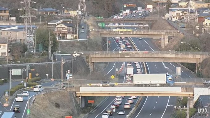 中央道上り線　通行止め解除　小仏トンネル付近から渋滞12km　【22日午後６時40分現在】　|　山梨のニュース | ＵＴＹテレビ山梨