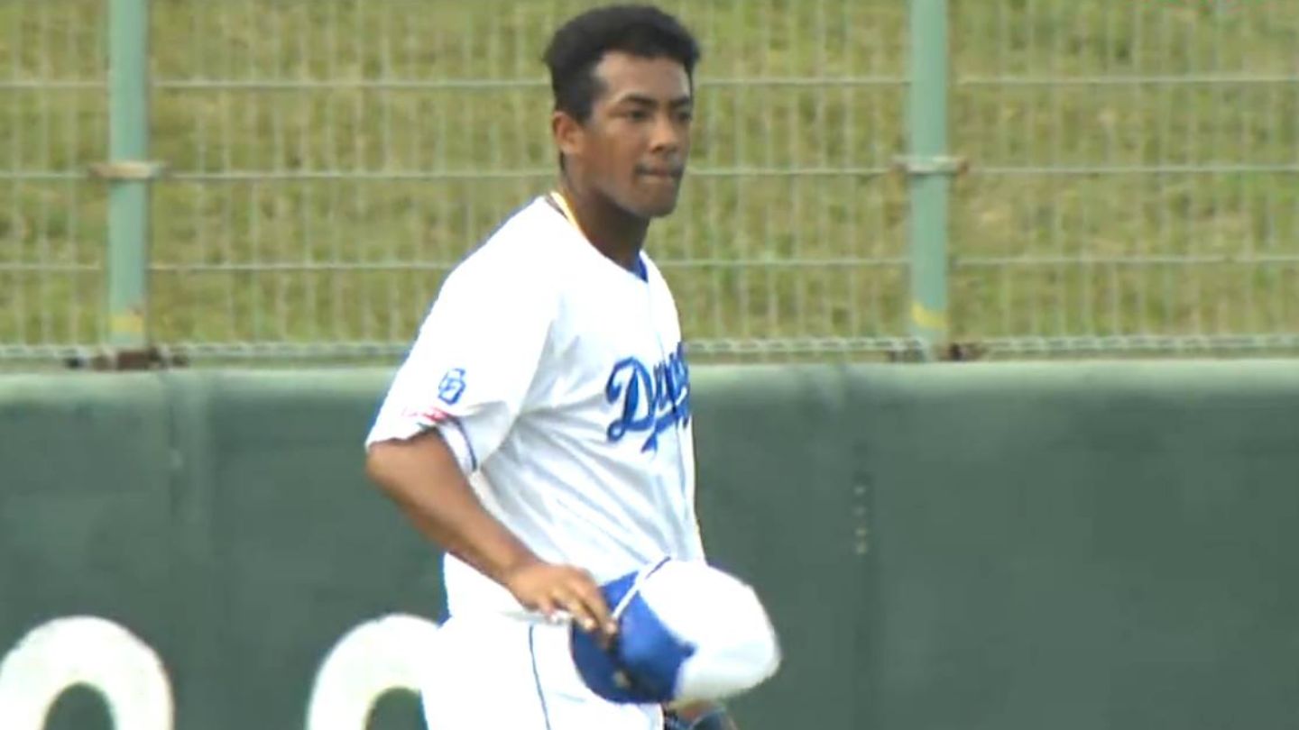 「ハイ、ビビりましたー！」 ドラゴンズ・ブライト健太選手はムードメーカー　沖縄キャンプは第2クールへ