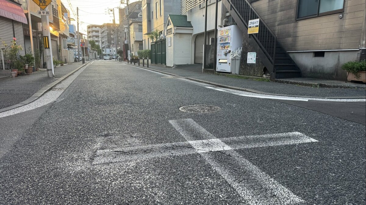 3歳男児がライトバンにひかれて死亡　反対側にいる祖母に向かい道路横断　運転の男（…