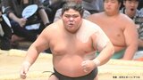 19歳伯桜鵬、2敗の北勝富士も下しV争いトップタイ浮上！土俵際逆転、109年ぶり新入幕Vの大記録に王手【大相撲名古屋場所】|TBS NEWS DIG