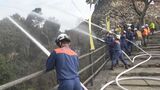「全国で林野火災が多発。火の取り扱いに注意して」岐阜・金華山で山火事想定した消火訓練 登山道など5か所から放水しヘリからも|TBS NEWS DIG