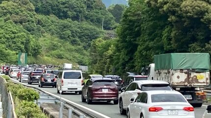 続報】九州自動車道上り「淡島トンネル付近」で車7台が絡む事故 約