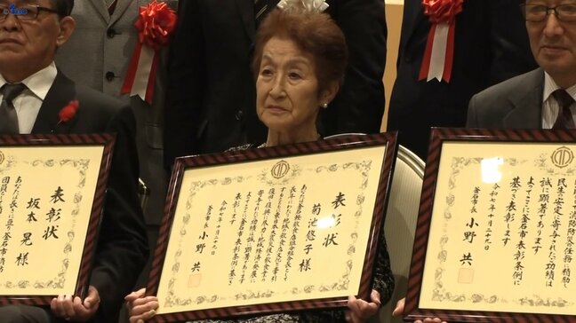 震災を乗り越え営業　呑ん兵衛横丁の居酒屋「お恵」の女将に市勢功労表彰　岩手・釜石市|TBS NEWS DIG