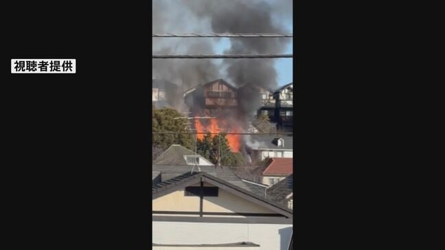 東京・小金井市の2階建て住宅が全焼　焼け跡から男性の遺体見つかる　この家に住む70代男性と連絡取れず　東京消防庁|TBS NEWS DIG