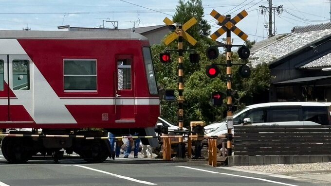 「大きな音がした」遮断機下りた踏切に進入の軽自動車と電車が接触 けが人なし 運転士ら事故気づかず運行続ける=浜松市浜名区|TBS NEWS DIG