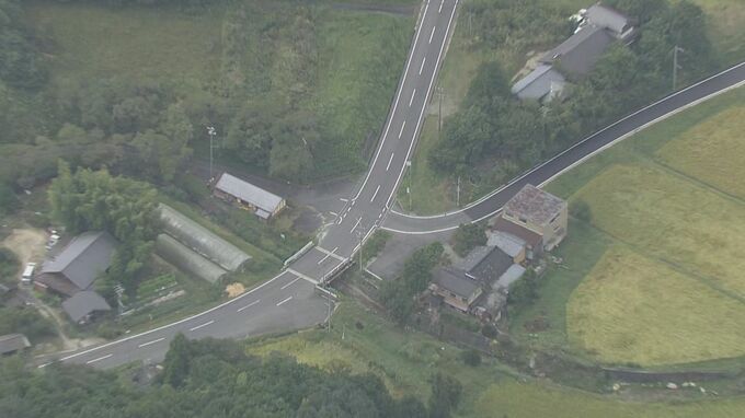 【速報】小学生20人が乗ったスクールバスが電柱にぶつかる  9歳の男子児童1人ケガ   運転していたのは72歳の会社員 岐阜･恵那市　|　名古屋・愛知・岐阜・三重のニュース【CBC news】 | CBC web