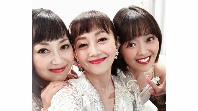 スケバン刑事「風間三姉妹」集結　浅香唯さん「３人でステージに立てる事は幸せなこと」　大西結花さん　中村由真さんと３ショット|TBS NEWS DIG