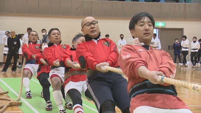 チーム一丸となって　熱戦！綱引選手権大会　|　山梨のニュース | ＵＴＹテレビ山梨