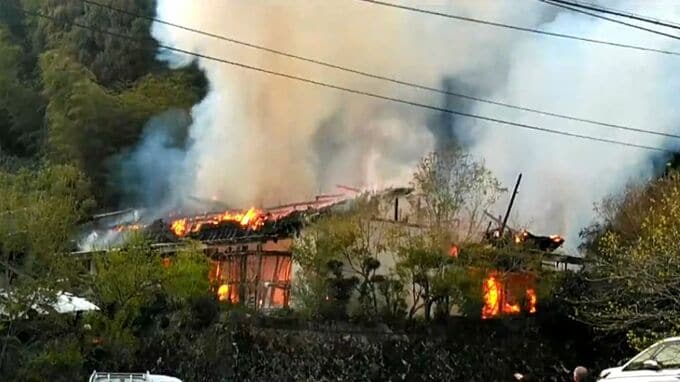 自宅の草を焼いていたところ火事に…伊佐市で2棟全焼　鹿児島　|　鹿児島のニュース｜MBC NEWS｜南日本放送