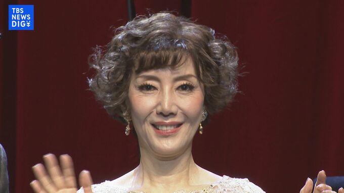【 戸田恵子 】　還暦での〝一人舞台〟　初演から8年　「細くなりすぎて衣装を詰める」　〝体力勝負〟の努力明かす|TBS NEWS DIG