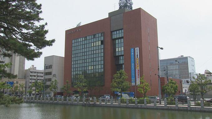 同僚女性の健康診断の結果や年金残高などの書類盗む 南海放送の元報道部マネージャーの男(53)を窃盗の罪で起訴　|　愛媛のニュース - Nスタえひめ｜あいテレビは6チャンネル