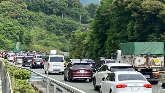 【続報】九州自動車道上り「淡島トンネル付近」で車7台が絡む事故　約14キロの渋滞が発生　女の子1人が病院に運ばれる（午前11時30分時点）　|　熊本のニュース｜RKK NEWS｜RKK熊本放送