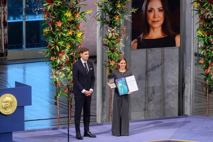 マチャド氏、秘密裏にボートでベネズエラ脱出－悪天候で授賞式は欠席