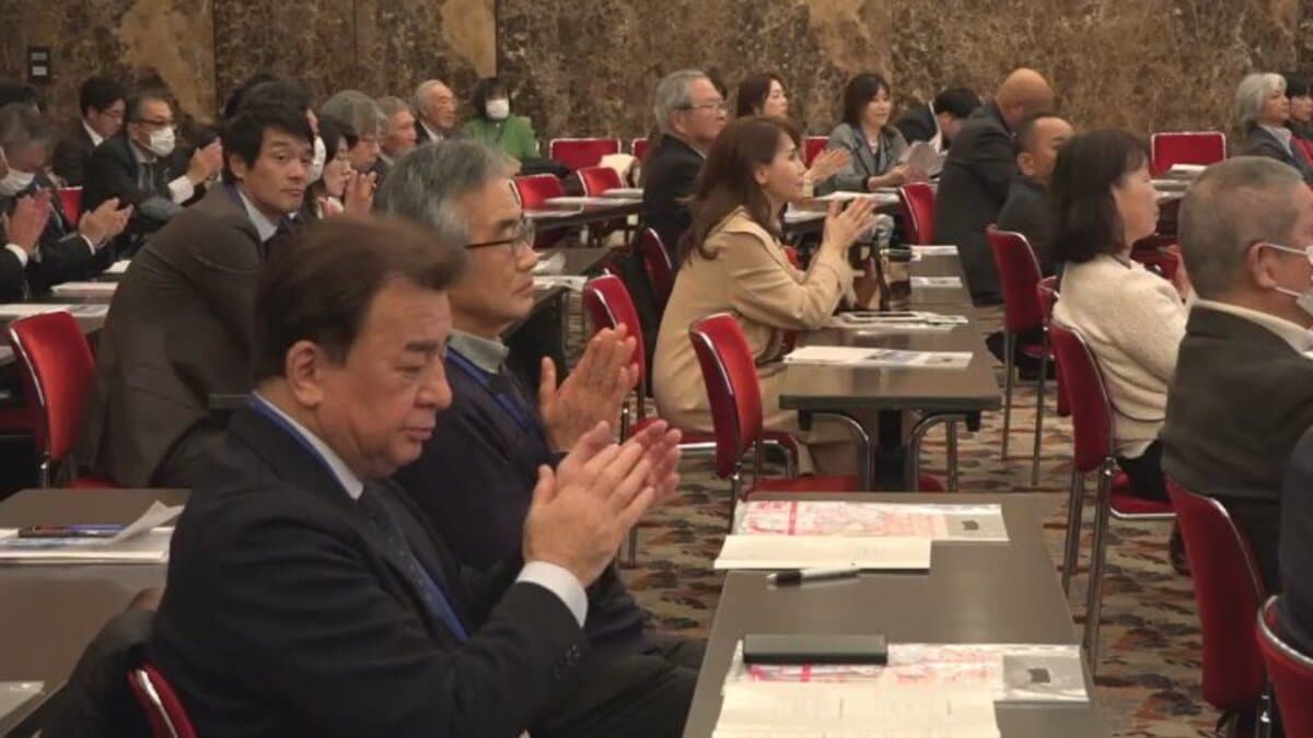 めざましい実績を残した生徒らを表彰 駿台甲府ハンドボール部や甲府商業ソングリーダー部など ...