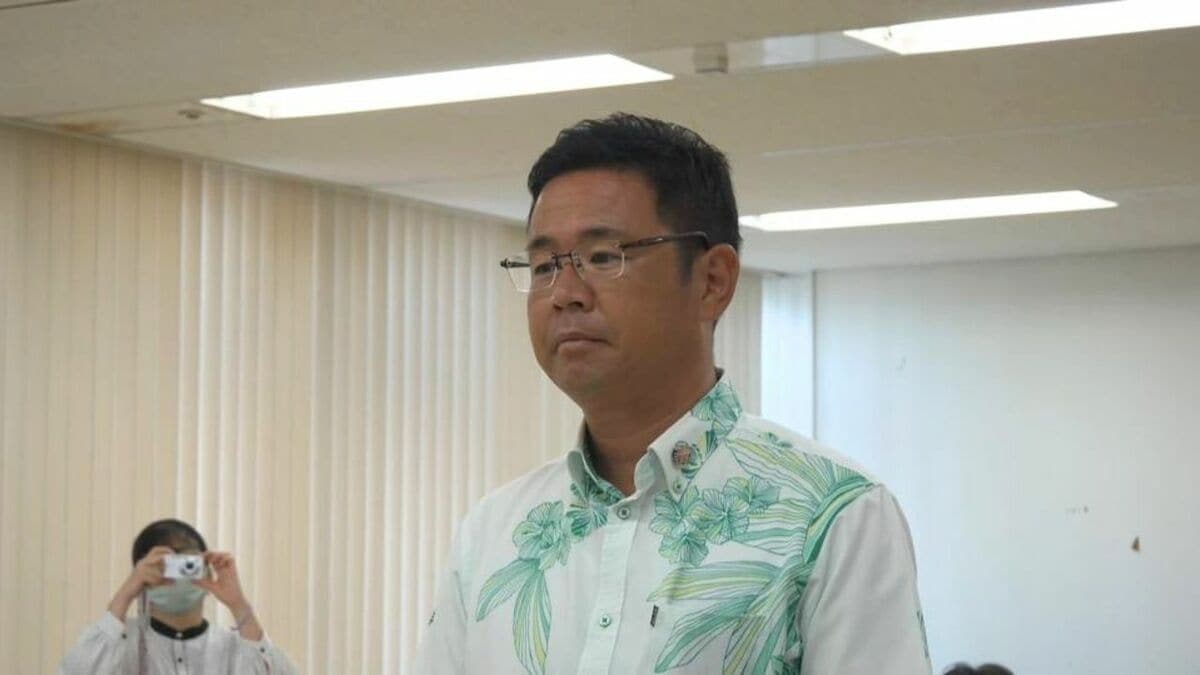 「外に開いて対話をする県庁を目指す」新沖縄県知事となる古謝玄太氏に当選証書