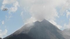インドネシアの火山で2日連続で大規模な噴火　噴煙は高度1万メートルに| TBS CROSS DIG with Bloomberg