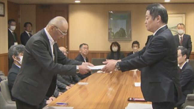 配合飼料の価格高止まりや燃料費の高騰で経営ひっ迫　酪農家らが県に支援を要請　山梨|TBS NEWS DIG