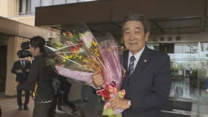 無投票続き２０年ぶりの選挙　山口県下松市長選で３選の国井氏「選挙を戦っての当選　気持ちは全く違う」　|　山口のニュース・天気・防災｜tys NEWS｜ｔｙｓテレビ山口