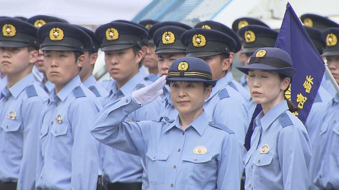 カラーガード隊先頭に警察官が行進　福島県警が視閲式披露　福島　|　福島のニュース│TUF