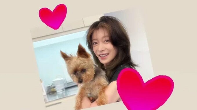 【 中森明菜 】可愛らしいワンちゃんとの未公開写真を披露　「初登場させていただきました❤️よろしければのぞいてくださいね」ファッション誌掲載の喜びを表現|TBS NEWS DIG