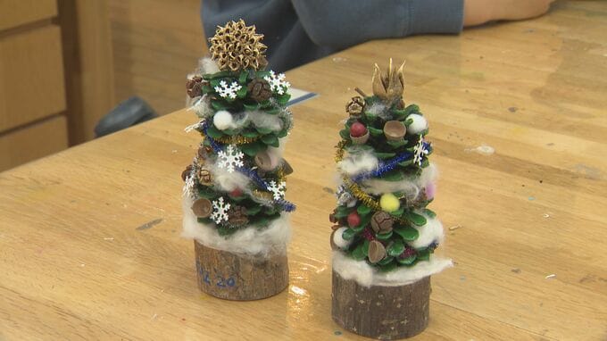 まつぼっくりで小さなクリスマスツリー作り　親子が手作りを楽しむ　アルプスあづみの公園大町・松川地区　長野|TBS NEWS DIG