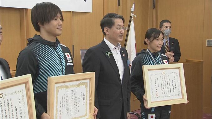 目指せ！パリ五輪金メダル　世界水泳で活躍の三上、武良両選手を表彰　鳥取県　　|　BSSニュース | BSS山陰放送