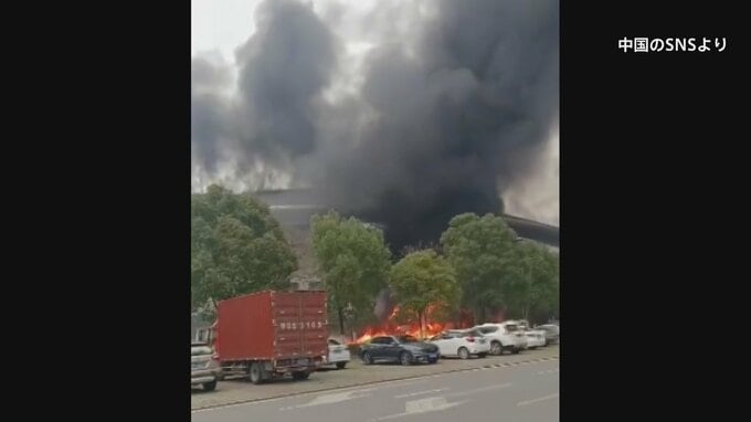 中国　湖北省で大型ドローンが墜落し炎上　1人けが|TBS NEWS DIG