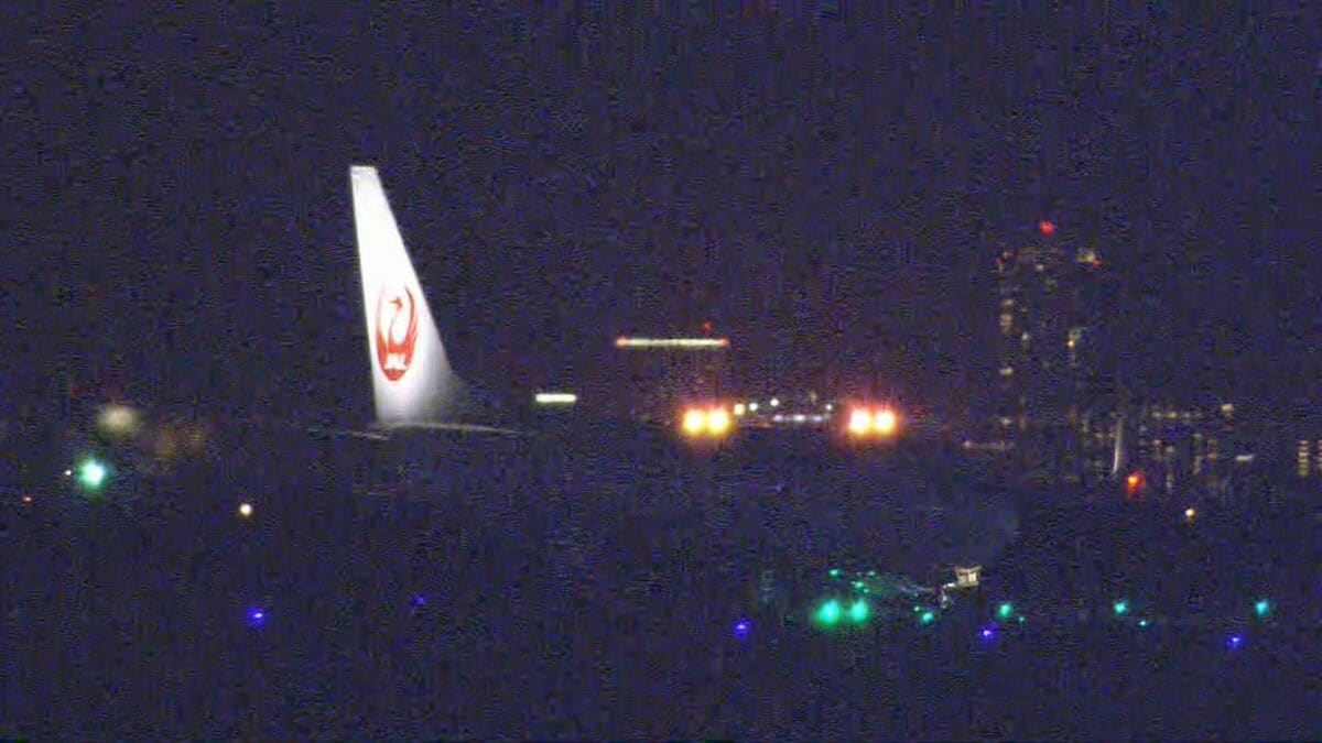 日航機が離陸中に航空灯火に接触 羽田空港の滑走路が一時閉鎖 | TBS