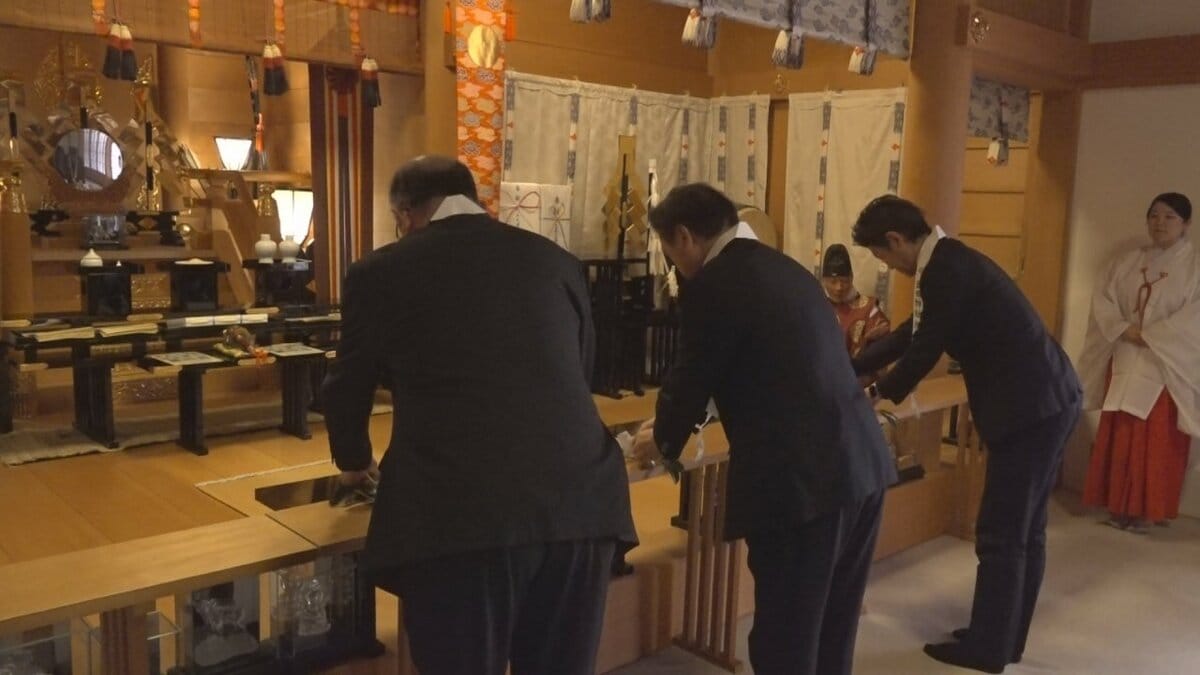 この春小学校に入学する新1年生の交通安全の祈願　甲府市・武田神社