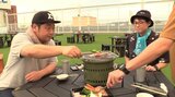 盛岡市の老舗デパート屋上で30年ぶりの営業となるビアガーデン盛況 クラフトビールとバーベキューが人気|TBS NEWS DIG